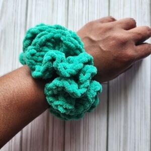XXL Super Plush Crochet Scrunchie